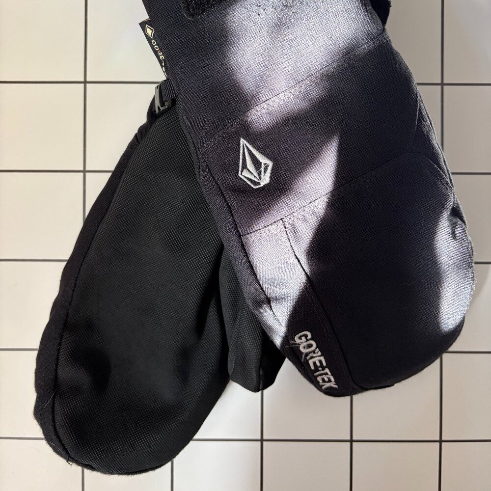 Volcom Gore-Tex Snowboard Mittens – Black, Size M